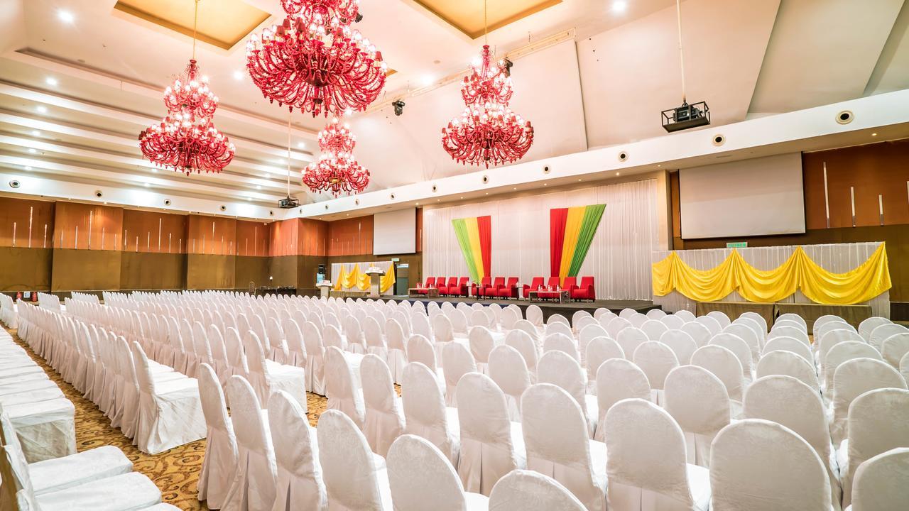Hotel The Klagan Regency 1Borneo Kota Kinabalu Zewnętrze zdjęcie