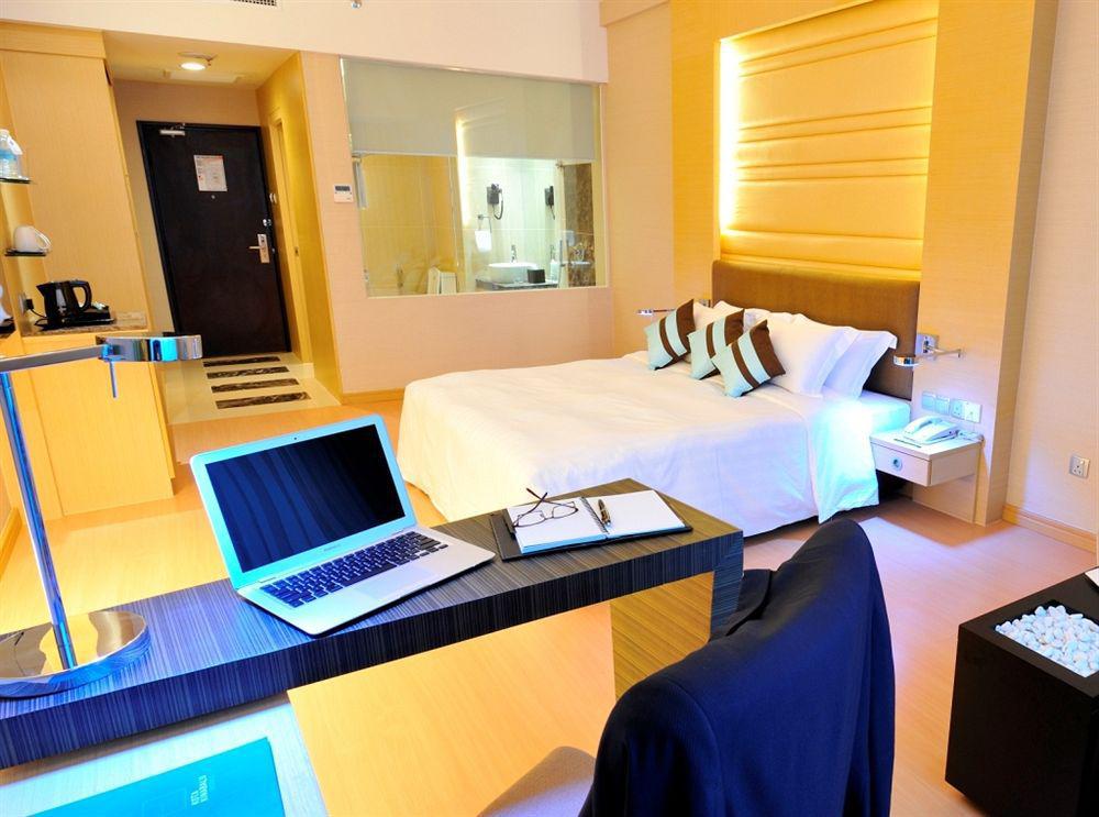 Hotel The Klagan Regency 1Borneo Kota Kinabalu Zewnętrze zdjęcie